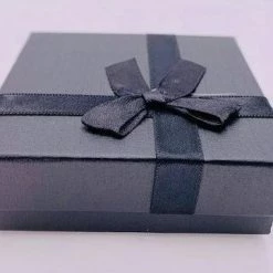 Uitgang π Merkloos Zwart Sieradendoosje Met Strik 9 Cm - Cadeaudoosjes/sieradendoosjes π― 9 Uitgang π Merkloos Zwart Sieradendoosje Met Strik 9 Cm - Cadeaudoosjes/sieradendoosjes π― -Sieraden-horloges Winkel 550x361 2