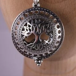 Korting ❤️ Bixorp Aroma Geurketting Met Amulet Voor Etherische Olie - Levensboom Hanger - Zilverkleurig - Absorberende Watjes Voor Parfum & Essentiële Olie - Cadeau Voor Haar / Dames / Vriendin / Mama / Vrouwen 😀 -Sieraden-horloges Winkel 550x366 35