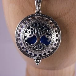 Korting ❤️ Bixorp Aroma Geurketting Met Amulet Voor Etherische Olie - Levensboom Hanger - Zilverkleurig - Absorberende Watjes Voor Parfum & Essentiële Olie - Cadeau Voor Haar / Dames / Vriendin / Mama / Vrouwen 😀 -Sieraden-horloges Winkel 550x366 39