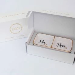 Goedkoop 😍 Verre Esprit Mr En Mrs Sieradenhouder – 11.5 X 5.5 Cm – Keramische Dubbele Ringhouder - Inclusief Geschenkdoos 🎁 -Sieraden-horloges Winkel 550x424