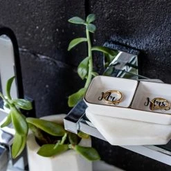 Goedkoop 😍 Verre Esprit Mr En Mrs Sieradenhouder – 11.5 X 5.5 Cm – Keramische Dubbele Ringhouder - Inclusief Geschenkdoos 🎁 -Sieraden-horloges Winkel 550x440 3