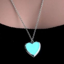 Kopen 🥰 Leukste Winkeltje Ketting Glow Hart Medaillon - Met Sieradendoosje ⌛ -Sieraden-horloges Winkel 550x502 17