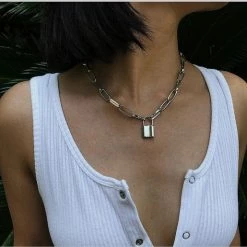 Kopen 🌟 Joboly Ketting Met Slotje Minimalistische Slot Ketting - Dames - Zilverkleurig - 45 Cm 🧨 -Sieraden-horloges Winkel 550x515