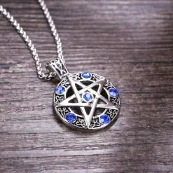 Beste deal ✔️ Akyol Pentagram Ketting | Pentagram Sieraden - Gothic Sieraden -pentakel Ketting Blauw | Gift | Cadeau-ketting Voor Vriend - Valentijn Cadeau-Ster Ketting Met Steentje-kerst Cadeau -kerst Cadeau Ketting – Pentagram Ingelegd Hao Stenen Hanger | Mode Glamour 🎉