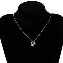 Gloednieuw ⌛ Mea Manu® I Love You To The Moon And Back Ketting - Hartje - Cadeautje Voor Vrouw - Liefdes Verrassing - Valentijn - Valentijn Geschenkset - Geschenkdoos - Valentijn Cadeautje Voor Haar - Moederdag - Moederdag Cadeautje - Zilver 👏 -Sieraden-horloges Winkel 550x549 5