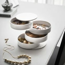 Beste deal 🎁 Yamazaki Sieradendoos Draaibaar Wit - Wit - Decoratief ⭐ 37 Beste deal 🎁 Yamazaki Sieradendoos Draaibaar Wit - Wit - Decoratief ⭐ -Sieraden-horloges Winkel 550x550 1069