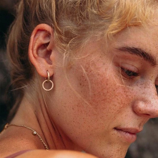 Top 10 β€οΈ Victorious Dames Oorbellen Roségoud – Dubbele Ring Met Lijnen – 2CM π 5 Top 10 β€οΈ Victorious Dames Oorbellen Roségoud – Dubbele Ring Met Lijnen – 2CM π - Afbeelding 3