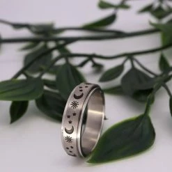Kopen ⭐ Despora Anxiety Ring - (ster Maan) - Stress Ring - Fidget Ring - Draaibare Ring - Spinning Ring - Spinner Ring - Zilver Plated - (16.50 Mm / Maat 52) 👏 -Sieraden-horloges Winkel 550x550 389