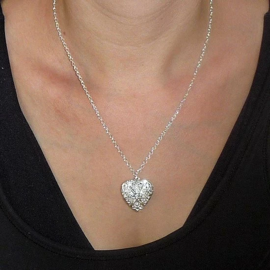 Beste deal 𧨠Ketting 48 Cm + 4 Cm Verstelbaar Met Hart Medaillon Hanger – Zilverkleurig – Rhylane π 4 Beste deal 𧨠Ketting 48 Cm + 4 Cm Verstelbaar Met Hart Medaillon Hanger – Zilverkleurig – Rhylane π - Afbeelding 2