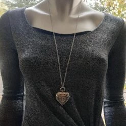 Korting 😉 Treasure Trove Groot Hart Opengewerkt Zilverkleurig - Kettinghorloge Lange Ketting - Dames - 80 Cm 😍 -Sieraden-horloges Winkel 550x573