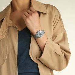 Flash-uitverkoop ⌛ Casio Vintage Iconic A1000MA-7EF Horloge 😍 -Sieraden-horloges Winkel 550x622 1