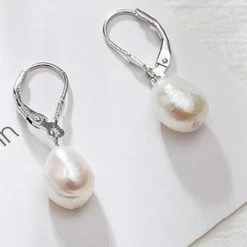 Promo 🎉 Lazy Cat Zilveren Parel Oorhangers - Barok Parel Oorbellen 🎁 -Sieraden-horloges Winkel 550x646